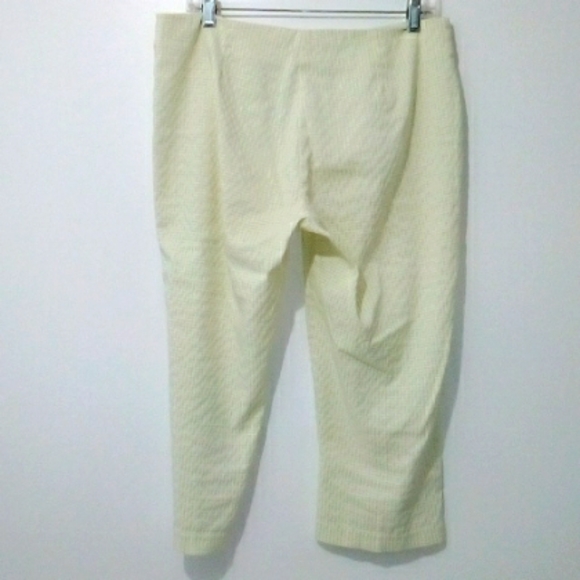Smart Set green gingham capris - Picture 6 of 6